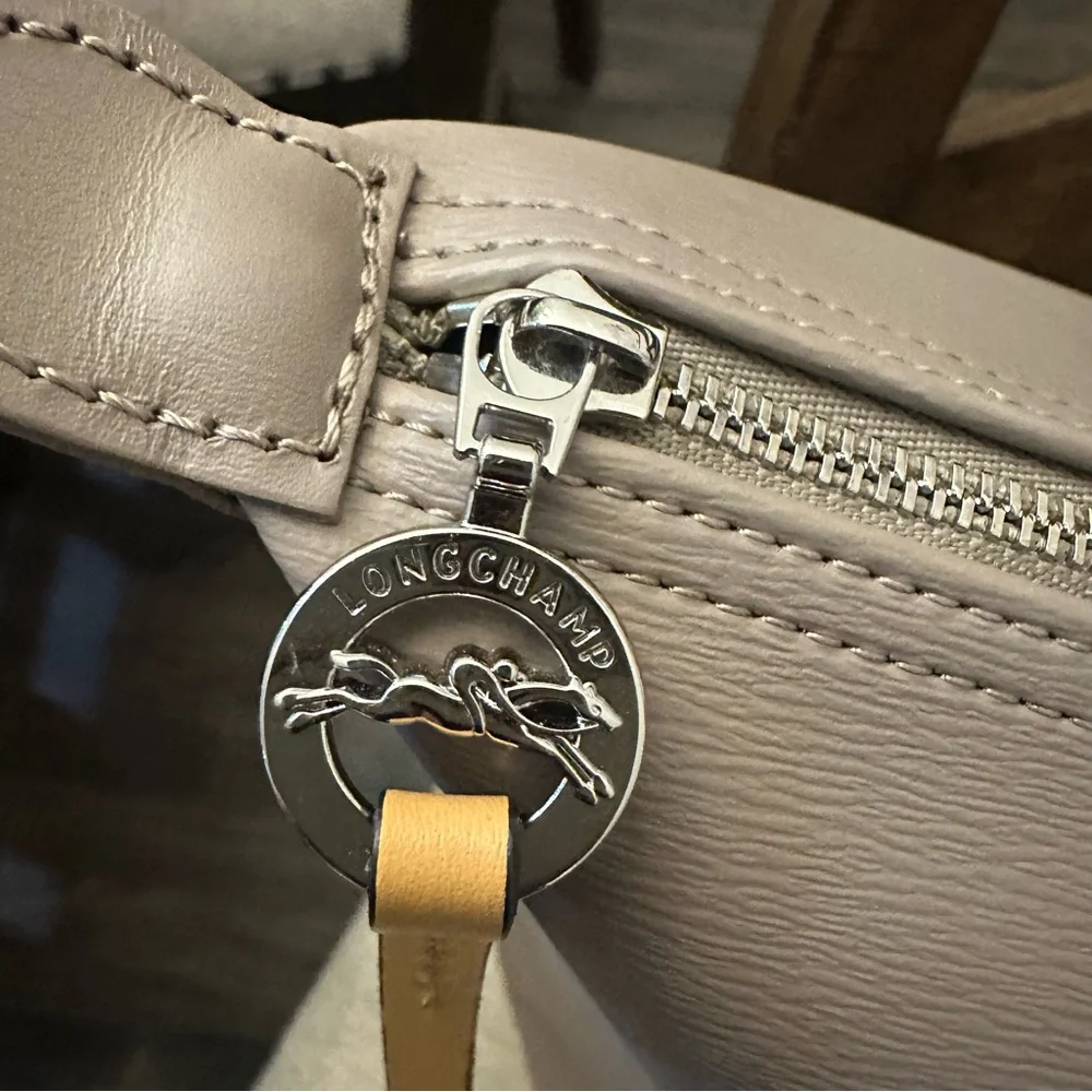 Longchamp Le Pliage City shoulder tote bag in the color taupe Large - Picture 9 of 16